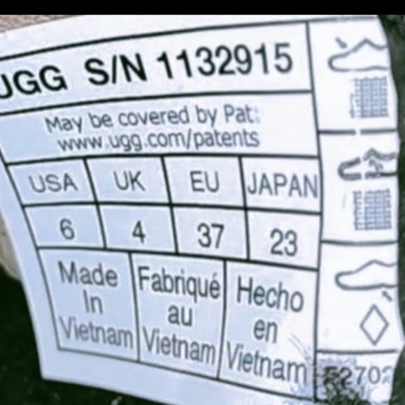 UGG Classic Maxi Wavelength.5 Mini Boots Women's 6. New with box. Black, white c - Picture 7 of 9